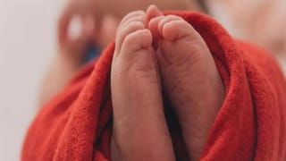 नवजात का सिर गर्भाशय में फंसा रह गया, धड़ बाहर आया… CHC में प्रसव के दौरान मचा हड़कंप