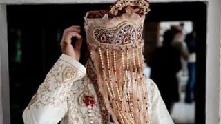 ये दूल्हा जीवन भर भूल नहीं पाएगा रेलवे का एहसान, ट्रेन में भूलकर छोड़ आया शेरवानी-पगड़ी; फिर क्या हुआ?