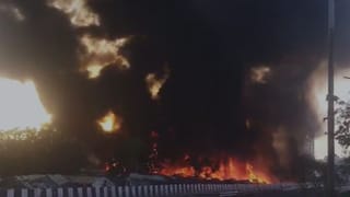 हजरतगंज तक पहुंचा विकास नगर में लगी आग का धुंआ, 200 से अधिक झोपड़ियां खाक; कई बच्चे लापता