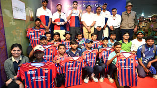 लखनऊ मेट्रो पर LSG के सितारे; फैंस से मिले विलियमसन और अर्जुन तेंदुलकर, दिए ‘सफलता के मंत्र’- PHOTOS