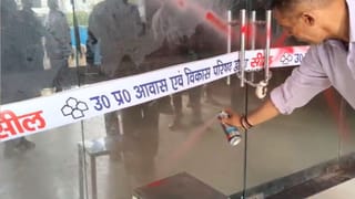 एक थप्पड़ ने बदली मेरठ के इस मार्केट की तस्वीर..एक बिल्डिंग पर चला बुलडोजर, बाकी ने अपनी दुकानें खुद तोड़ ली