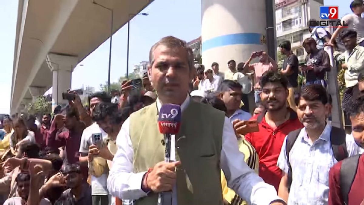 नोएडा में वेतन वृद्धि की मांग को लेकर श्रमिकों का भारी हंगामा, भीषण जाम!