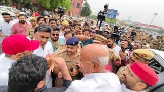 नोएडा में मजदूरों से मिलने जा रहे सपा नेताओं को पुलिस ने DND पर रोका, जमकर हुई नोकझोंक