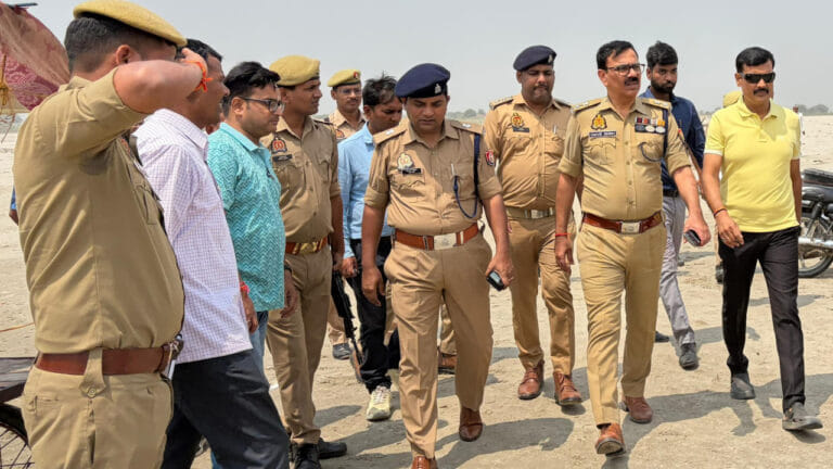 बलिया: मुंडन समारोह में मातम, गंगा घाट पर सेल्फी लेते 4 रिश्तेदार डूबे