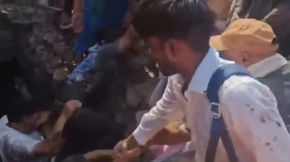 कानपुर में बीएड परीक्षा से पहले हादसा, नाले की स्लैब धंसने से कई गिरे