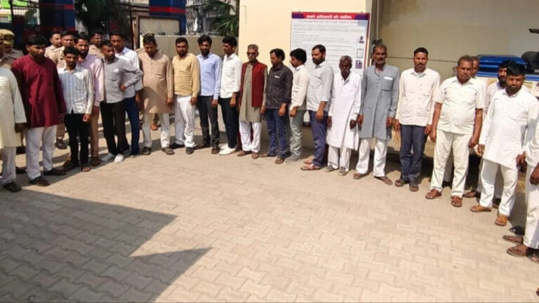 बिलारी टोल: किसान संगठन के लोगों पर रंगदारी, मारपीट का आरोप, 24 अरेस्ट
