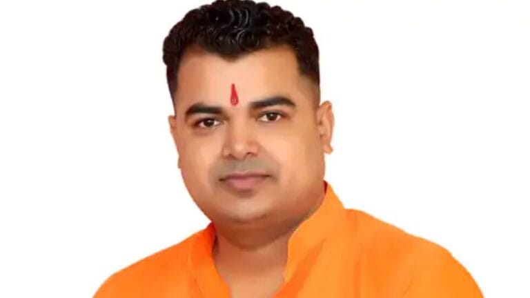 'नशीली चीज खिलाकर अश्लील VIDEO बनाया', BJP नेता पर महिला डॉ. का आरोप