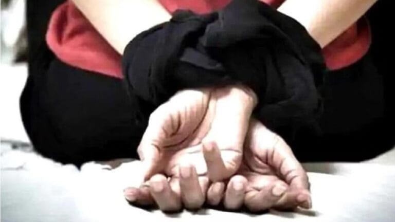 सहेली का धोखा; खाटू श्याम ले जाने के बहाने युवती को 3 लाख में बेचा