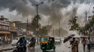 यूपी में 60KM/H का आएगा बवंडर, वाराणसी, गोरखपुर और नोएडा समेत 40 जिलों में झमाझम बरसेंगे बादल, जानें अपने शहर के मौसम का हाल