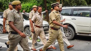 नोएडा में सॉल्वर गैंग का कंट्रोलरूम! UP-STF की छापेमारी में बड़ा खुलासा, बिहार-राजस्थान तक फैला था नेटवर्क