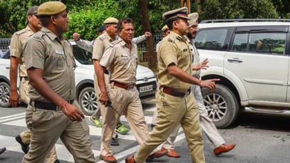 नोएडा में सॉल्वर गैंग का कंट्रोलरूम!UP-STF की छापेमारी में बड़ा खुलासा