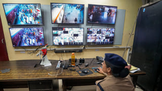 60 जिले और 760 केंद्र, फेस ऑथेंटिकेशन और लाइव मॉनिटरिंग; NEET एग्जाम के लिए UP में ऐसा है सुरक्षा चक्र