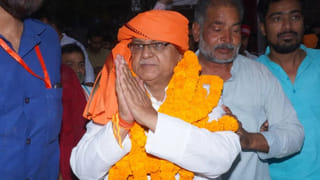 जिन सनातन पांडेय को राजभर ने बताया ‘बागी गुट’ का मुखिया, आखिर कौन हैं वह सपा सांसद?