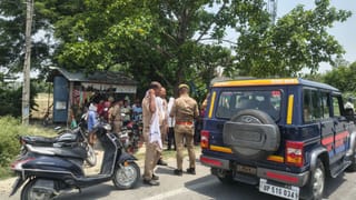 बदले की आग में खूनी खेल! बीच सड़क पर अधेड़ की पीट-पीटकर हत्या, वायरल हुआ वीडियो
