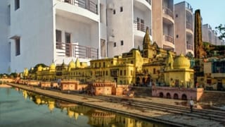 अयोध्या, काशी, मथुरा… धार्मिक शहरों में भी बना सकते हैं आशियाना, जानें कैसे पूरी होगी मुराद