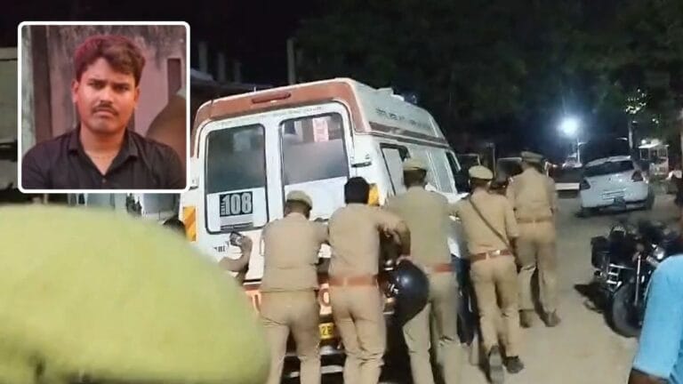 छेड़खानी का विरोध करने पर रेता युवक का गला, भीड़ ने आरोपी का घर फूंका