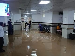 SRN में मॉकड्रिल बनी मुसीबत! फायर सिस्टम जांच के दौरान फटी पाइप, अस्पताल में भरा पानी