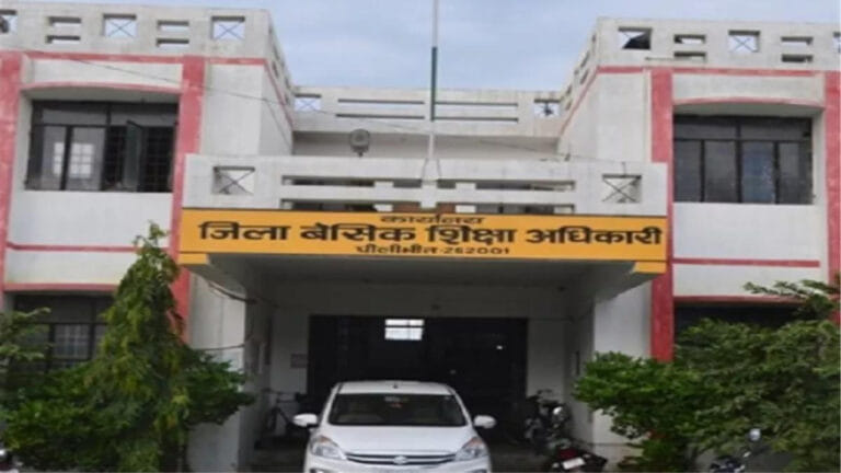 धर्म बदलो, तभी मिलेगी नौकरी... गाजीपुर में जॉइनिंग के लिए भटक रहे टीचर