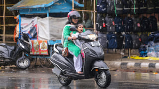 UP में मानसून मेहरबान, 3-4 दिन और झमाझम बारिश के आसार; कई जिलों में ऑरेंज-येलो अलर्ट जारी