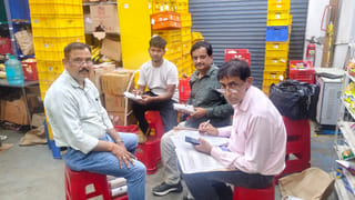 मुरादाबाद में Blinkit पर छापे से मचा हड़कंप, कई संदिग्ध मसाले और सॉस जब्त