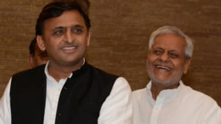 सपा के वरिष्ठ नेता राजेंद्र चौधरी की तबीयत बिगड़ी, अस्पताल में भर्ती; मिलने पहुंचे अखिलेश यादव