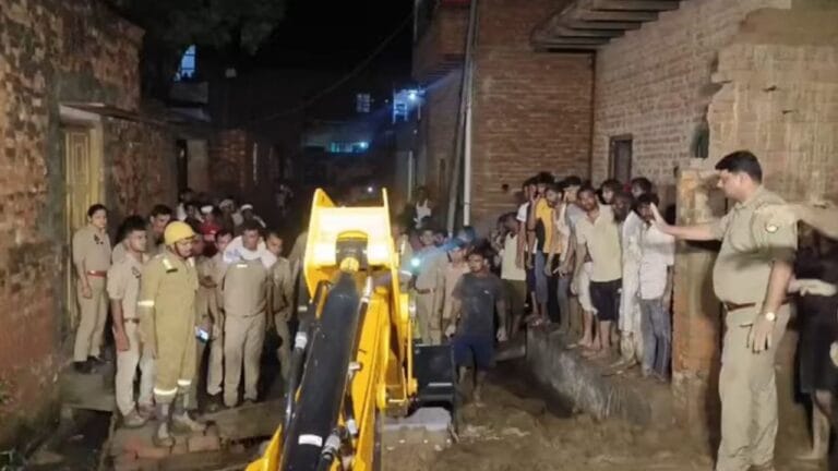 बारिश में भरभराकर गिरा मकान, परिवार में 8 माह के बच्चे समेत 5 की मौत