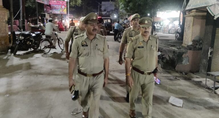 पत्नी से मारपीट कर रहा था हैवान, बचाने आए पिता तो चाकू घोंपकर ली जान