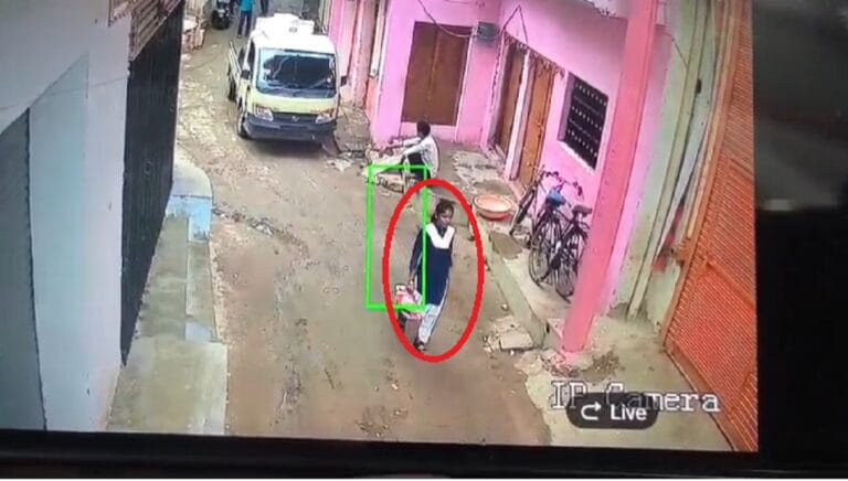 स्कूल में प्रदर्शन के बाद 10वीं की छात्रा लापता, CCTV में दिखी थी
