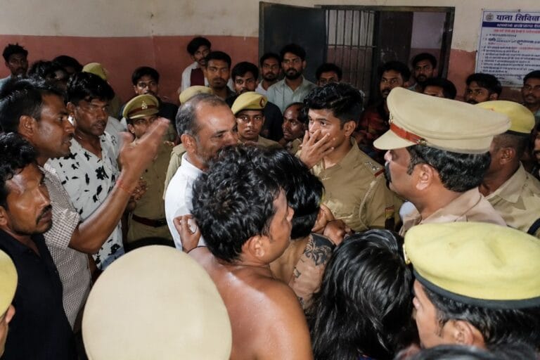 वाह रे पुलिस! वारंटी की जगह दूसरे को उठाया, हवालात में पिटाई का आरोप