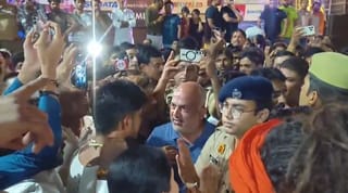 DJ पर चढ़े कांवड़िये ने कोतवाल को दी ‘5 मिनट में वर्दी उतरवाने’ की धमकी