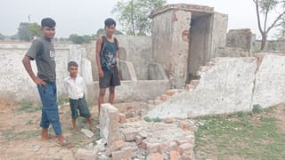 बाउंड्री वॉल गिरने से हुई बच्चे की मौत, फिर क्यों नप गए हेड टीचर? सामने आई वजह