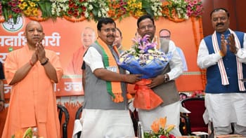 नीतिन नबीन ने UP में फूंका चुनावी बिगुल, चढ़ावा चोरी पर दिया बड़ा बयान