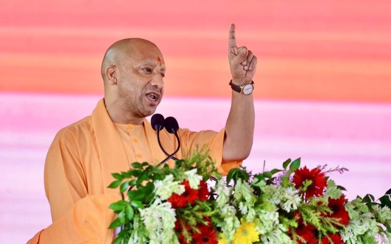 'रामलीला में असलहा लहराने वालों को मिट्टी में ही दफन होना पड़ेगा'
