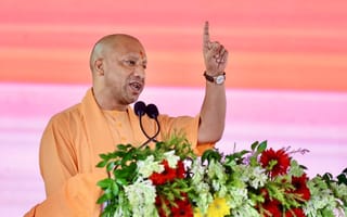 ‘रामलीला में असलहा लहराने वालों को मिट्टी में ही दफन होना पड़ेगा’, बोले CM योगी