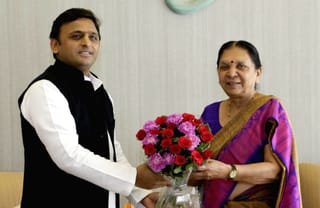 राज्यपाल ने गोरखपुर यूनिवर्सिटी पर नाराजगी जताई तो अखिलेश बोले- ‘डबल इंजन’ बन गया ‘ट्रबल इंजन’