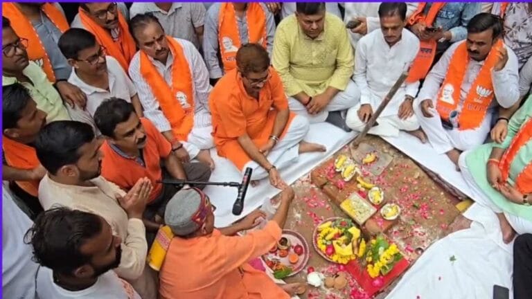 बनारस में मिला हजरतगंज…दाल मंडी में भूमि पूजन पर मुसलमानों में भी जश्न