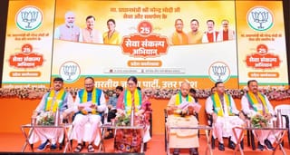 2027 से पहले ‘अलर्ट मोड’ पर BJP… योगी की चेतावनी, स्मृति का डिजिटल प्लान!