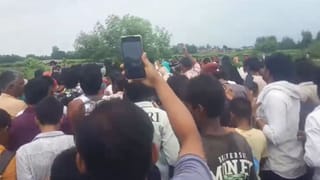 हादसा या खुदकुशी? तालाब में उतराता मिला मां-बेटी का शव, देखते ही गांव में मचा हड़कंप