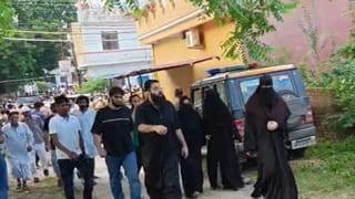 अबान का जनाजा पहुंचा कब्रिस्तान, साथ में हैं अतीक के बेटे अली और उमर; बेकाबू हुई भीड़