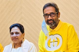 ‘मुंहबोले’ भाई उमाशंकर सिंह की कहानी, जिन्हें हर साल राखी बांधती थीं मायावती