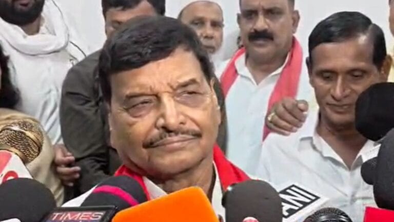 सरकार बनी तो वापस होंगे मुकदमे! आजम के समर्थन में शिवपाल का बड़ा बयान