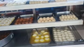 चीनी की बढ़ती कीमतों से वाराणसी में मिठाई हुई महंगी, 20% तक बढ़े दाम