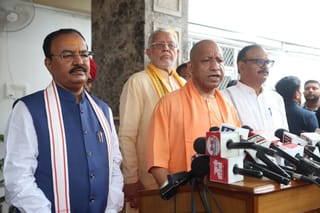 ‘जिनके जेब से एक पैसा नहीं निकला, वे लोग कर रहे चंदा चोरी की बात’