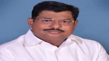 महिला बैंककर्मी को परेशान करने का आरोप, मथुरा में सपा नेता पर FIR दर्ज