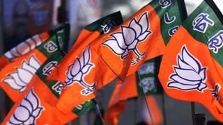 UP में BJP की बढ़ी टेंशन! धर्म से जाति की ओर बढ़ रहा चुनाव, 100+ सीटों पर एंटी-इनकंबेंसी