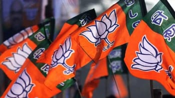 UP में BJP अपनाएगी ‘गुजरात मॉडल’? 40-50% मौजूदा MLA के टिकट पर संकट