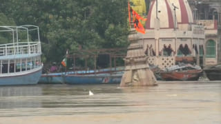 वाराणसी में गंगा का रौद्ररूप, सभी 84 घाट जलमग्न, 350 परिवारों ने किया पलायन