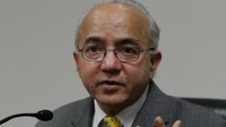 दिल्ली के पूर्व चीफ सेकेट्री ने नोएडा में किया सुसाइड, फ्लैट में फंदे से लटकी मिली लाश; मचा हड़कंप