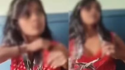 TTE ने टिकट मांगा, लड़की क्यों फाड़ने लगी कपड़े? हैरान कर देगा वीडियो
